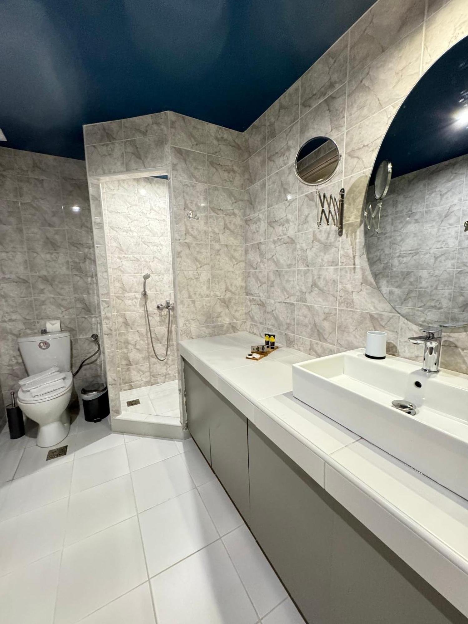 Lotus Center Apartment Athens Ngoại thất bức ảnh